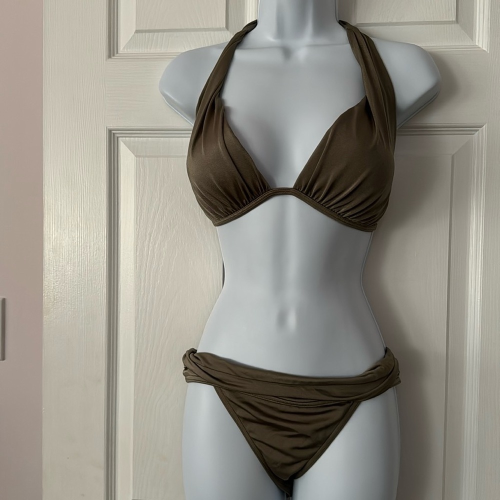 Victoria’s Secret bikini